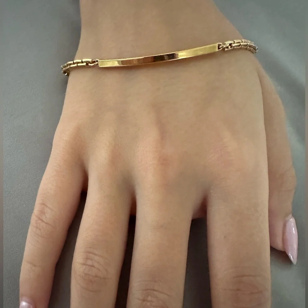 Minimalist Gold Plate Bracelet for Women - Sleek Everyday ID Chain